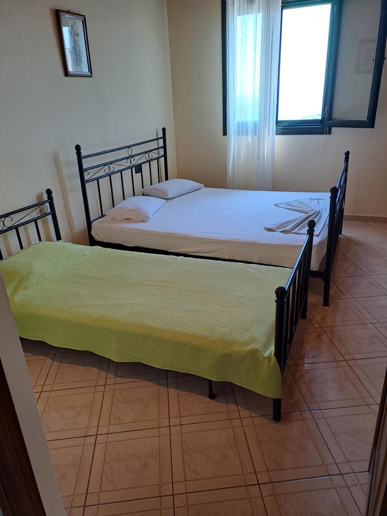Janis Castle Apartment Himare Exterior photo